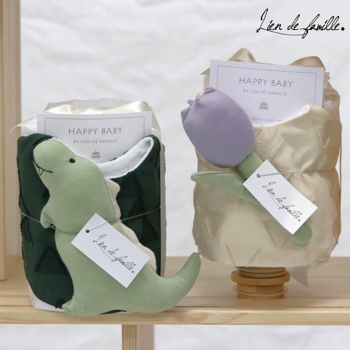 おむつケーキ 出産祝い ジャガードスタイ＆ラトル付 男女兼用 日本製 ギフト