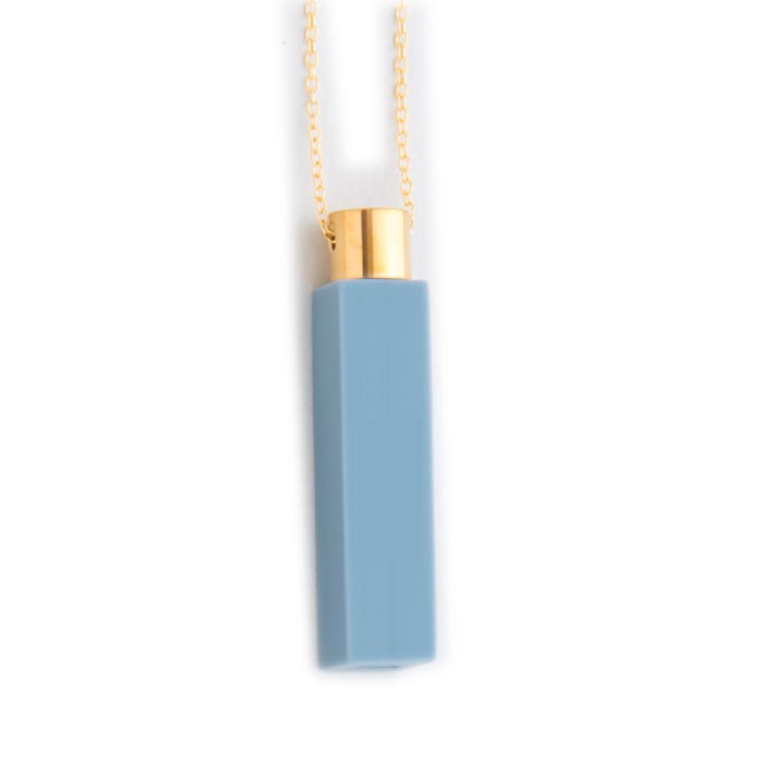 笛 ホイッスル ネックレス effe milky アクセサリー チェーン付 日本製 角型 ペンダント アウトドア 防災 登山 緊急 避難 防犯 便利 お守り 職人 災害時 スポーツ キャンプ おしゃれ メガネフレーム かわいい 子供 女性 福井県 プレゼント ギフト